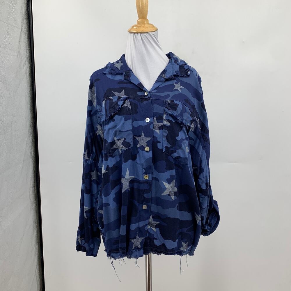 Venti6 Shirt Womens M Medium Navy Camo Raw Hem Metallic Stars Button Front Top - Picture 2 of 11